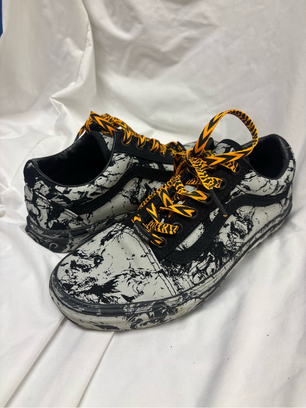 Vans x HuaTunan Grey Year of the Tiger Old Skool Sneakers | Men 6 Women 7.5
